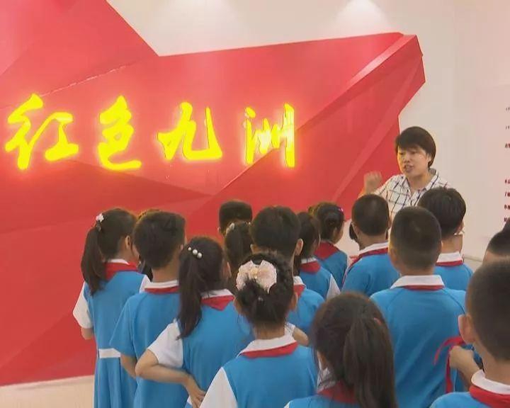 超可爱啦啦队女生